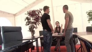 Trio sexe avec une jeune gothique double pénétrée